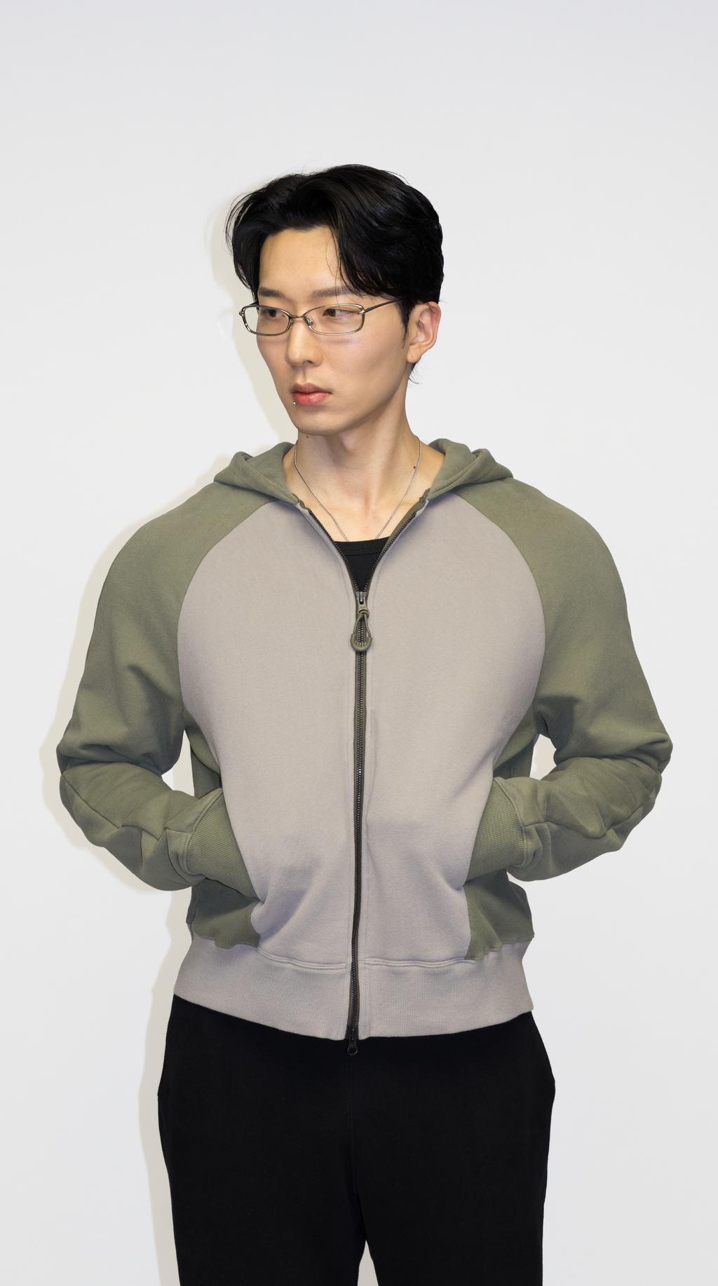 Jin 00A Hoodie Sage Green/Warm Grey