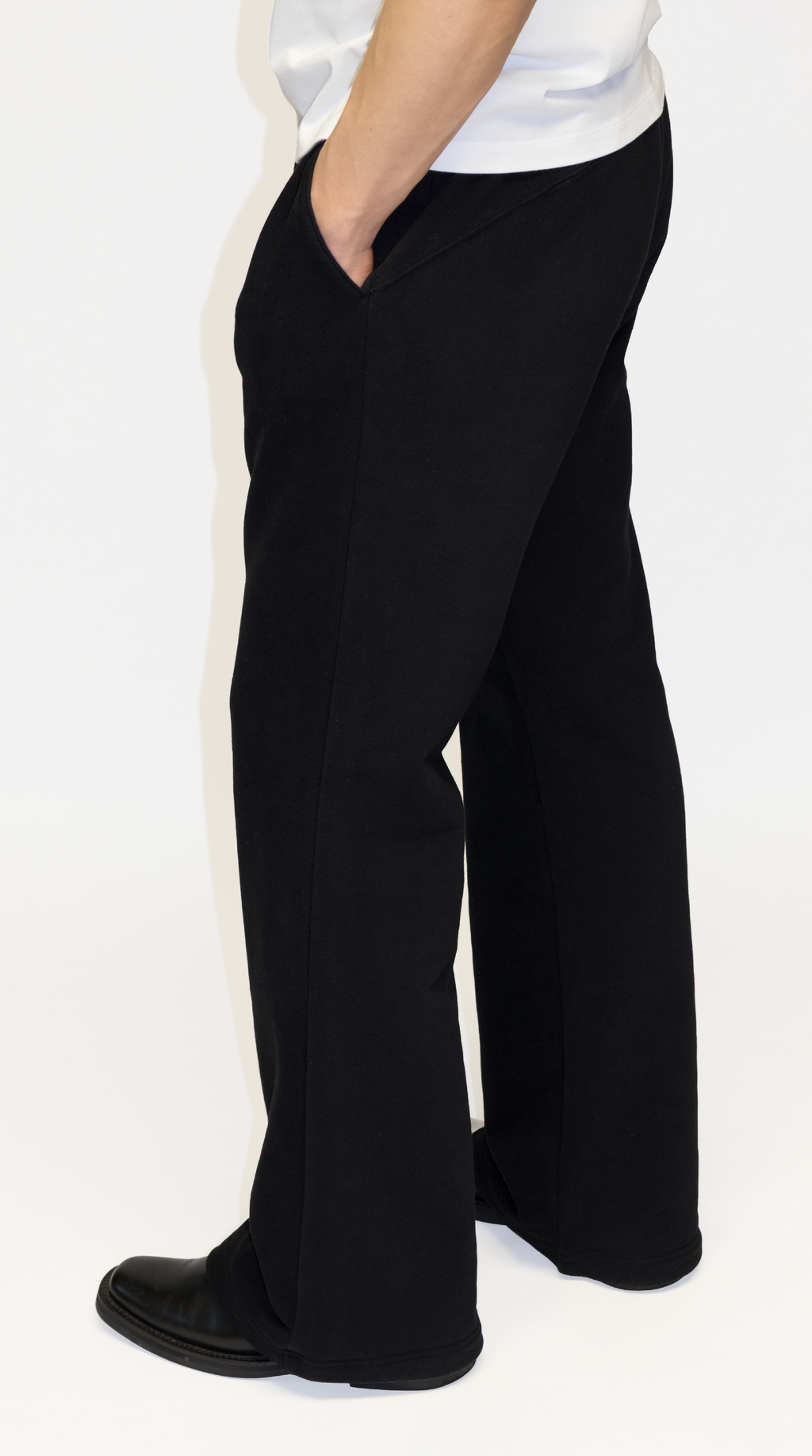 Jin 00A Bootcut Trousers Raven Black